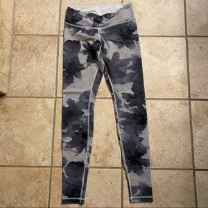 Lululemon size 6 leggings black gray